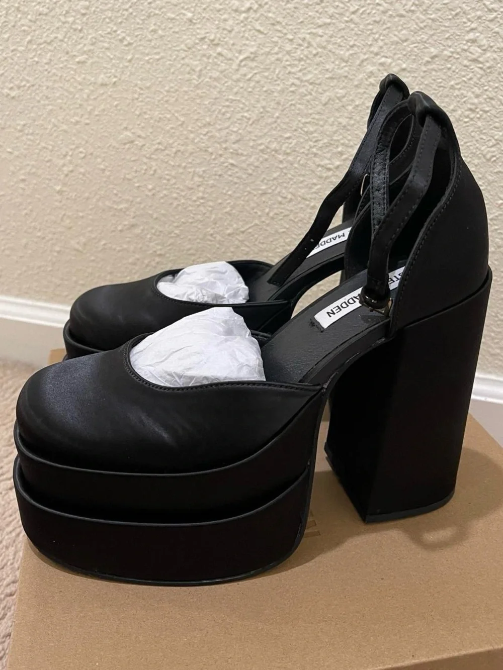 Steve Madden Black Platform Mary Jane Charlize Pumps